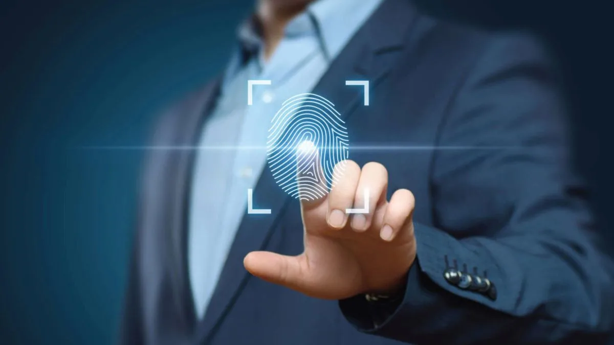 Biometric Security in Smart Lockers